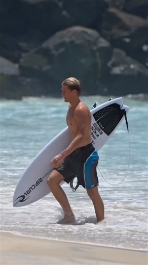 DANE HENRY on Instagram: "Morning shuffle at the local with @andrewshield @sharpeyesurfboards_au POCKET KNIFE (releasing next year 🤫) with @fcs_surf Sharpeye shaper quad fin setup working mental in summer waves!!"