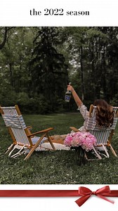 ✨the 2022 season✨ Five room makeovers, dozens of diy projects, and one new house later, I’d say we’ve had a pretty epic year here at p h! I want to offer the most sincere thank you to all of you for being here, whether you’ve been following me for five minutes or for years. I appreciate your support, and I look forward to sharing so much fun content for you in 2023! Big hugs! -e . . . . #the2022season #2022 #homedecor #diy #diyer #diyreels #roommakeover #roomtransformation #homerenovation #homer