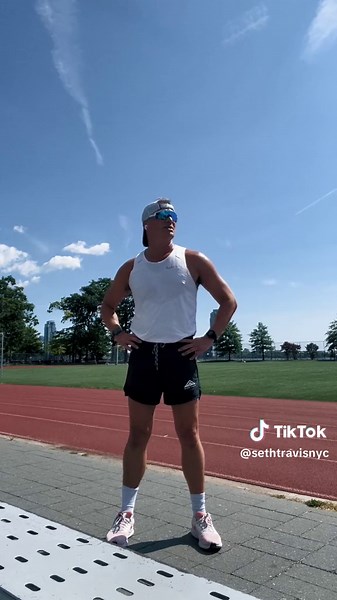 Week 3 NYC Marathon training and it’s my first track workout! BONUS: Getting to see my coach @tom black warm up the track for me 🏃🏻‍♂️💨 #NYCMarathon #Marathon #Training #Running #Track #Workout #Nike #NYC