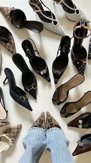 РЕМОНТ, ЧИСТКА, ПОКРАСКА ОБУВИ ЕКАТЕРИНБУРГ on Instagram: "Не знаете, нужна ли вашей обуви или сумке реставрация? Пишите нам в Директ мы проконсультируем и предложим лучшее решение! 📍 ул. Хохрякова, 33 🕚 11:00 - 20:00 📞 8 (901) 435 - 25 - 77"