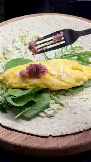 #shorts 8-Minute Tuna and Avocado Breakfast Roll 🥑🐟 😋
