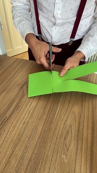 Make your own flying paper helicopter in seconds