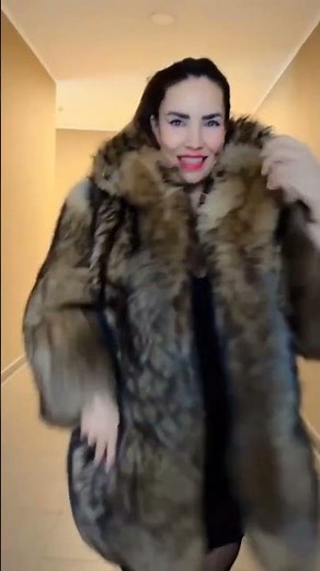 Enjoy in Huge Fur Coat
