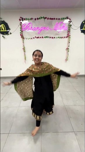 Deor de vyah vich 💯 #viral #dance #gidhasteps #bhangra #trending #love #shorts #youtube #like #uk