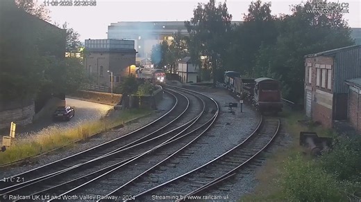 With a week to go until the return of the ever popular The Keighley and Worth Valley Railway Diesel Gala, two of the start attractions have arrived on site, courtesy of RailAdventure and a pair of their HST power cars. #Class47 47714 (courtesy of Wensleydale Railway) & 47715 'Rail Engineering Solutions - Quality Assured' (courtesy of Mike Vaughan & Rail Engineering Solutions) arrived on site with 43465 & 43484. 🗒️ The Diesel Gala 19th - 22nd June https://kwvr.co.uk/events/dieselgala/ ℹ️ 0Z48 No