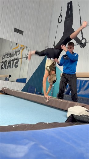 Faster back handsprings on low beam 🔥-Getting better and closer for doing alone !!