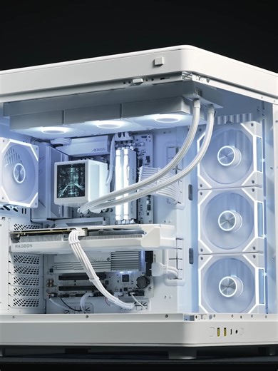 🚀 ¡PC DE ALTO RENDIMIENTO LISTA PARA TODO! Equipada con Procesador AMD Ryzen 5 9600, tarjeta gráfica Radeon RX 9060, enfriamiento líquido y disco sólido M.2, esta máquina está diseñada para brindarte máxima velocidad, gráficos de última generación y un desempeño fluido en cualquier tarea. Ya sea para gaming, edición profesional, streaming o multitarea extrema, esta PC responde con potencia y estilo. 🔧 Ensamble personalizado 🧊 Mantén la temperatura ideal con refrigeración líquida ⚡ Arranque y 