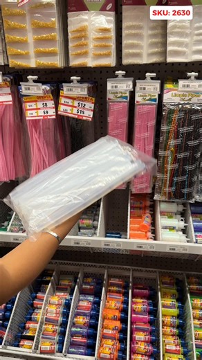 🔥 Silicón grueso o delgado… ¿cuál usar? 🔥 En este video te explicamos para qué sirve cada uno. Prepárate para cualquier proyecto y consigue tus materiales favoritos en Casa Marchand. 🛒 🔗 Consulta disponibilidad en tiendas físicas o encuéntralos en: ✔️ Silicón largo delgado Scool 1 kg https://www.marchand.com.mx/product/2630/Silicón Largo Delgado Scool 1kg | Casa Marchand ✔️Silicón Pascua grueso de 1 kg https://www.marchand.com.mx/product/2700/Bolsa de silicón Pascua largo grueso de 1 kg Para