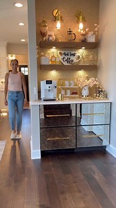 Today I added Fall decor in my home. I delayed it as much as I could because I wanted to enjoy summer to the max! But with cooler temps in the mornings and evenings, that cool breeze… Fall is def in the air ❤️. Here’s how it all turned out, what do you think? | Farah Merhi