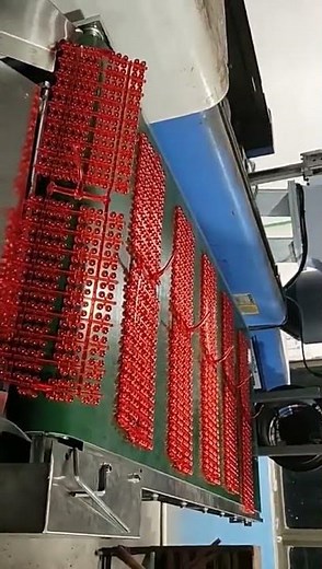 Injection molding plastic products and runner gate automatic separation vibration drop machine