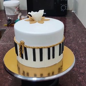 186K views · 1.8K reactions | Elegant Piano Theme Cake Design | Musical Birthday Cake Decoration Idea | Sunil Cake Master | Facebook
