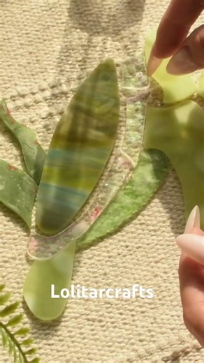 From sheets of glass to a stained glass sea turtle 🐢Cutting green glass💚#seaturtles #handmade