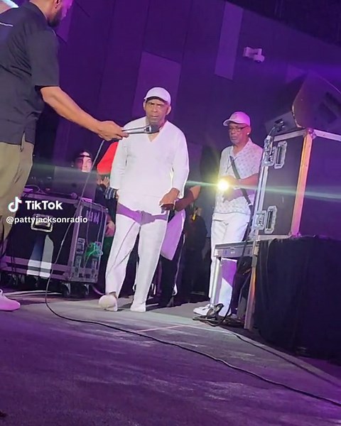 ##Fyppattyjacksonradio The Thank you Tour #FrankieBeverly at the Dell Music Center center ##Philly