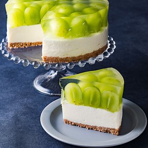 シャインマスカットのレアチーズケーキ | クラシル