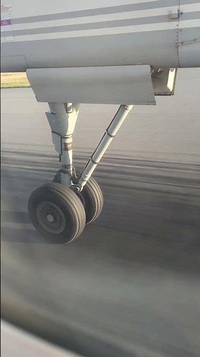 De Havilland Canada Dash 8-400 Landing Gear on takeoff