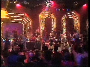 Haysi Fantayzee - Shiny Shiny. Top Of The Pops 1982