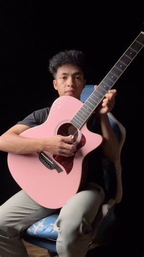 692K views · 56K reactions | dance monkey versi 1 senar . . Guitar : @jsguitarsofficial . #guitartutorial #easytutorial #dancemonkey | ShifaIman | Facebook