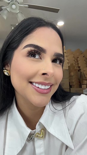Nos encanta el rosa por aca💖 Pero mas nos encanta estás pestañas estilo “MAYLI”🌸 #DIAMALFI #diamalfipencilfiller #eyelashes #pestañas #maquillaje #makeup #tutorial #beauty @Lizeth Banda
