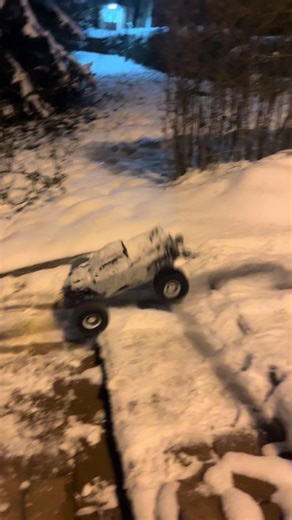 Snow test ❄️ Son on the controller, Omni Terminator in action 🚗💨 #rccar #rcbash #offroad #rc4x4 #fyp