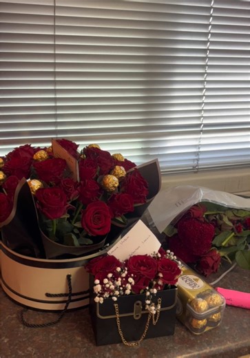 Appreciation #namibiantiktoker🇳🇦 #sama28 #trendingvideo #viral_video #flowers #gift