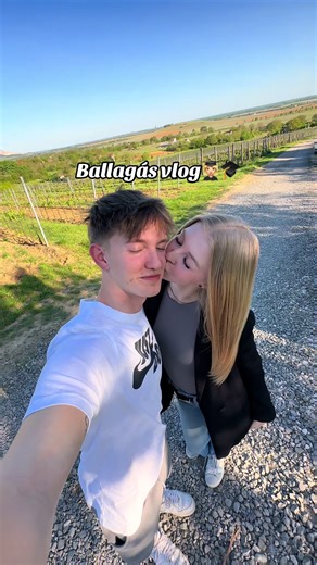 Az instámon meg tudjátok nézni a ballagós fotókat❤️#foryou##ballagás#érettségi#napivlog#relationship @AranyCica Pizzéria @Sean