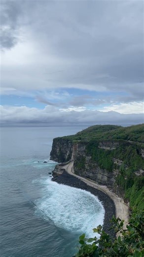 Uluwatu Temple Bali 🇮🇩 | 2026 Stunning Cliff Views & Sunset Magic 🌅 #uluwatu #bali