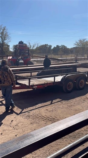 💥Busy Mondays hit different at The Yard💥 Two trailers deep, sucker rods flying, and coffee barely kicking in 😅 We don’t just survive Mondays — we load ‘em down 💪 If your week’s off to a heavy start too, you’re in good company. Come get what you need — we’ll keep the steel moving 🔩🔥 | Texas Specialty Steel East