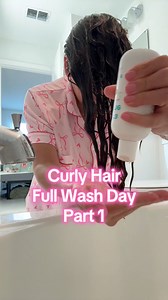 Curly Hair Full Wash Day Part 1 ✨ From the very beginning until the very end. First I do a double cleanse- using EVOLVh Ultra Shine Shampoo followed with the Ultta Shine Conditioner. I finger comb my hair and detangler. I don’t finger comb or brush my hair after this part until the next time I wash and condition my hair. Instead of rinsing my hair like normal, I squish to condish to get that seaweed like texture. Next I used about a dime size amount of the Innersense Organic Beauty I Create Hold