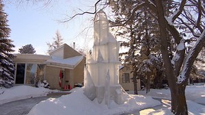The ice sculpture in this Saskatoon yard is fit for Elsa herself! https://www.cbc.ca/1.5021834 | CBC Saskatoon