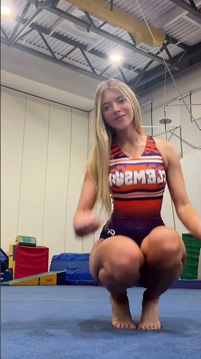 Splits challenge #flexibility #gymnast