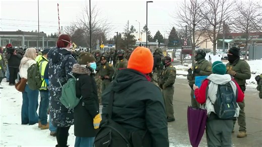 LIVE: Police and protesters clash in Minneapolis after deadly shooting involving ICE | abc7chicago.com | ABC 7 Chicago