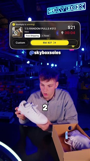 10-Second $1 Sneaker Auction 😱 Style Meets Comfort | Brand New No Lid (10W)