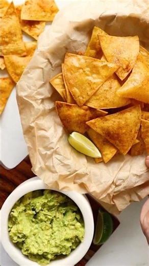 Homemade Tortilla Chips 🌮 Folllow ‪@Theendlessmeal‬ fore more.