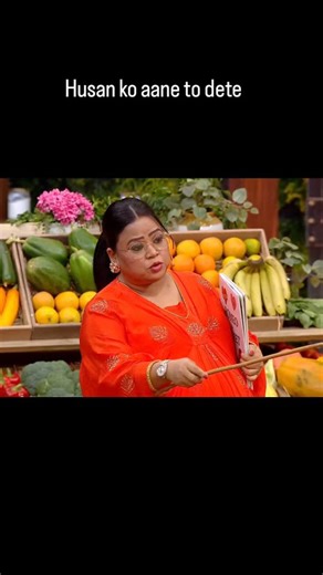 Colors TV Shows on Instagram: "日本では、人の足音を電気に変換する特殊な床タイルが活用されています。 このタイルは、人が歩く際に発生するエネルギーを捉えます。 歩くと、体重と動きによってタイルに圧力がかかります。 タイルはわずかに曲がり、力学的エネルギーを生み出します。 タイル内部の感圧素材がこのエネルギーを電気に変換します。 一歩ごとに微量の電気が発生しますが、何百万歩も歩けば、LEDライト、デジタルディスプレイ、センサーを動かすのに十分な電力になります。 駅のような人通りの多い場所では、毎日約240万歩がこのシステムにエネルギーを供給しています。 この電気は蓄電またはすぐに使用することができ、従来のエネルギー源への依存を減らし、持続可能な都市インフラを支えます。 この方法は、人々の日常的な動きを実用的な再生可能エネルギー源に変えます。 #explorepage #laughterchef #explore #comedy #funny"