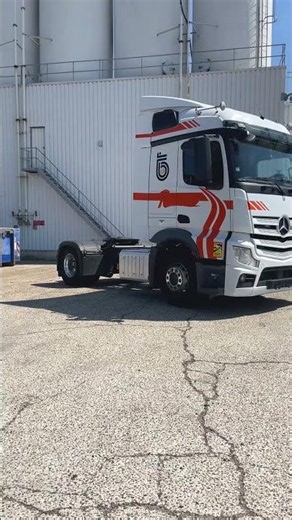 Mercedes-Benz Actros 1832