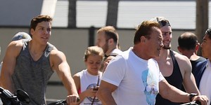 Joseph Baena è la fotocopia di papà Arnold Schwarzenegger e la loro storia è quella di un amore per scelta
