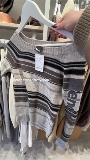 I’m so unlucky at the charity shops I swearrr @Alma Cafe ✨ #charityshopvlog #charityshophaul #shopping #vlog #thirftfinds charity shopping//northcote road//clapham junction ⭐️