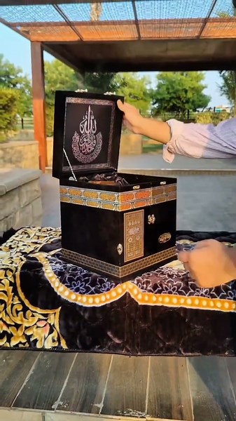 🤍 The Holy Quran is the radiance of our hearts 💞🌙 Listening to the words of the Quran awakens hop...