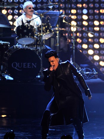 MTV EMAs: Adam Lambert Performs With Queen (Video)