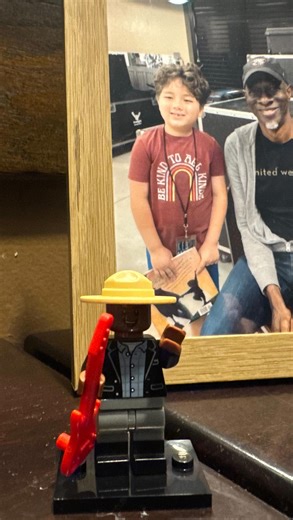 This is my friend Eddie! He gifted me a Lego of myself! He and his parents drove 4 hours to see me play a few years ago and came back this year @dakotampls for the show and also so Eddie could deliver my gift. I also found out that he plays keys and I made note of that! Friends are forever! Thanks Eddie! - KMo’🤜🏾🤛🏻 📸 thisismartes | Keb' Mo'