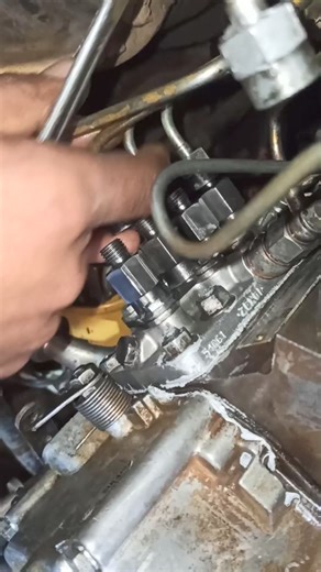 Diesal injector nozzle pipe installation From Cat Engine | Smart&mechanic