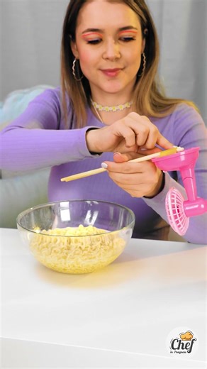 🍜🤯 Next-Level Noodle Hack – Is She a Genius?! 🔥😂