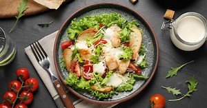 Fino i jednostavno: Cezar salatu možete lako spremiti kod kuće