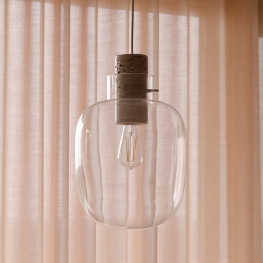 El diseño japonés se une al diseño escandinavo en la tendencia Japandi. Conocé sus principios clave👇 ✔️Minimalismo. ✔️Materiales naturales. ✔️Colores inspirados en la naturaleza. ✔️Iluminación suave, cálida y difusa. Encontrá más sobre esta tendencia visitando nuestro sitio web. #BoConcept #Deco #Tendencias #Home #DiseñoDeInteriores #Living #Decoración #Interiorismo #Diseño #Estilo #Muebles #Japandi | BoConcept