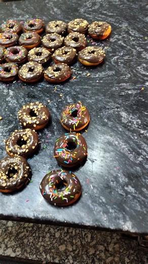 chocolate donuts decoration how to make donut #donuts #vairalvideo #shorts #ytshorts #fb