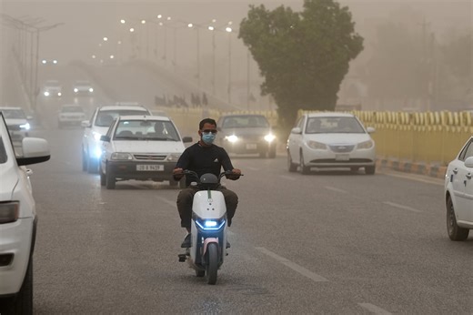 Dust storm hits central Iraq, visibility drops across Babil province