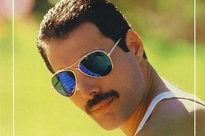 Lirik Lagu 'Love Me Like There's No Tomorrow' oleh Freddie Mercury - Sonora.id