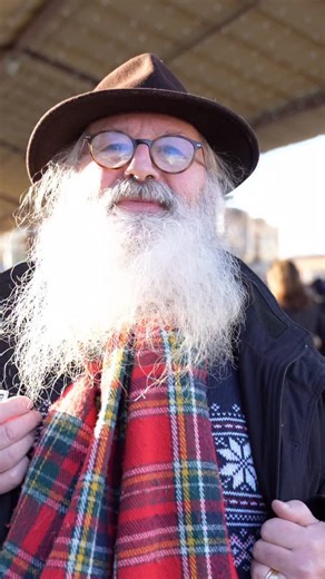 🗣️ Nous sommes venus vous poser une question simple : pour vous, c’est quoi le bonheur d’être Salonais ? 🫶 #salonmaville #salondeprovence #provence | Ville de Salon de Provence