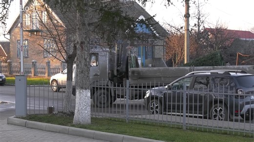 🎁 Surpriză pentru angajații și pacienții Unității de Primiri Urgente a Spitalului Raional Căușeni. 📅 La data de 17 decembrie, un agent economic din orașul Căușeni a oferit în dar un brad și un ren decorativ. 💙 Acțiunea a avut drept scop să aducă un strop de bucurie în zilele mai dificile pentru cei care luptă zilnic pentru salvarea vieților omenești, dar și pentru pacienții aflați în suferință. https://www.studio-l.online/localitatile-din-causeni/causeni/video-surpriza-pentru-angajatii-si-pac