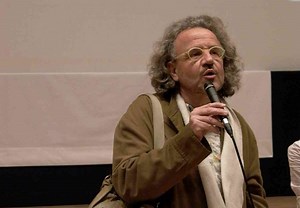 Νίκος Αλευράς: «Το ''Πέφτουν οι σφαίρες σαν το χαλάζι'' βρέθηκε στη μέση μιας πολιτικής κόντρας που μ' έμπλεξαν ερήμην μου» | Το Κουτί της Πανδώρας